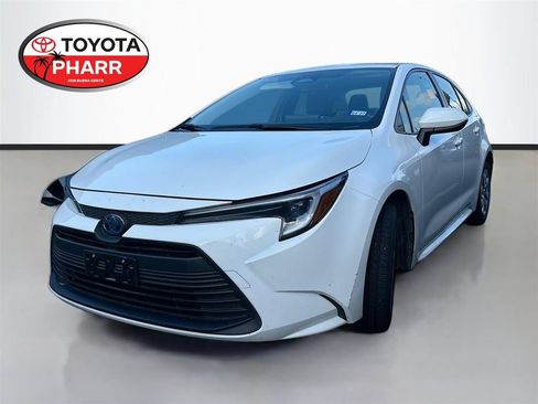 Used 2024 Toyota Corolla LE FWD image 1