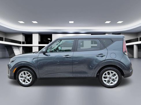 Certified 2025 Kia Soul LX FWD image 2