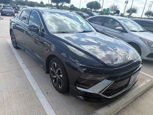 Used 2024 Hyundai Sonata SEL FWD image 2