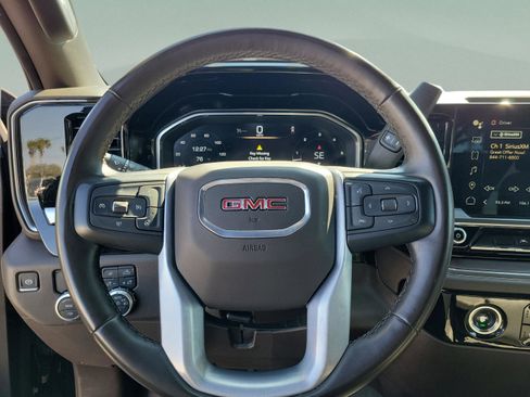 Used 2024 GMC Sierra 1500 SLT image 12