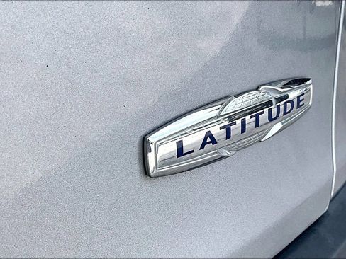Used 2015 Jeep Cherokee Latitude FWD image 20
