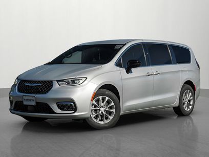 New 2026 Chrysler Pacifica Select