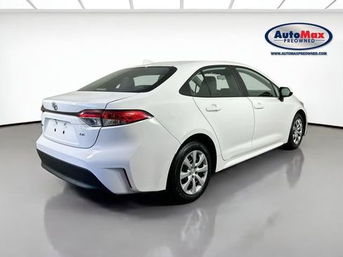 Used 2024 Toyota Corolla LE image 2