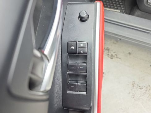 Used 2023 Toyota Highlander XSE image 19