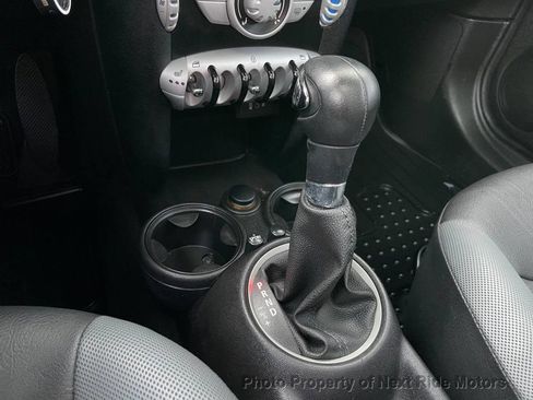 Used 2010 MINI Cooper Hardtop image 21