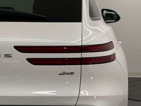 Used 2026 Genesis GV70 2.5T Select image 7
