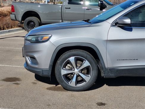 Used 2020 Jeep Cherokee Limited image 9