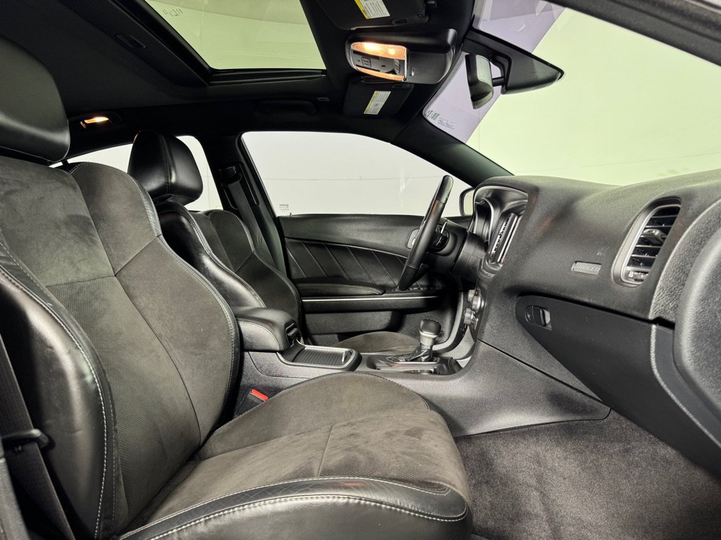 Used 2018 Dodge Charger R/T w/ Plus Group RWD image 26