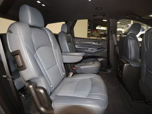 Used 2024 Buick Enclave Premium image 27