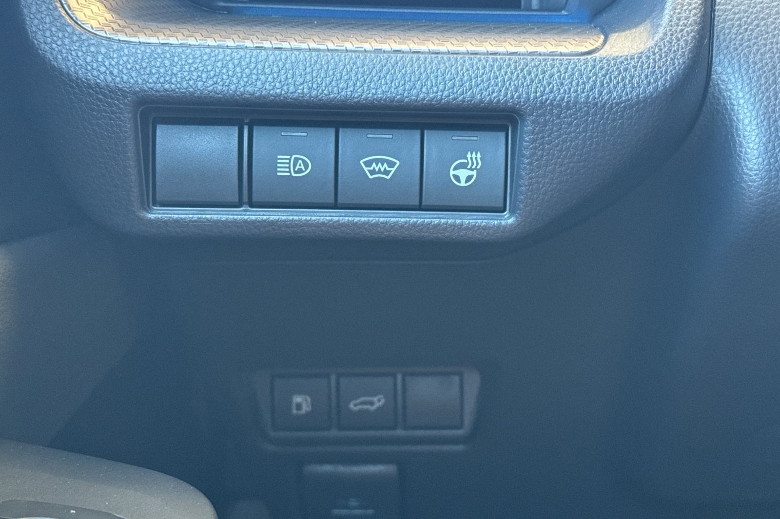 New 2027 Toyota Prius Limited w/ Limited Premium Package FWD image 31