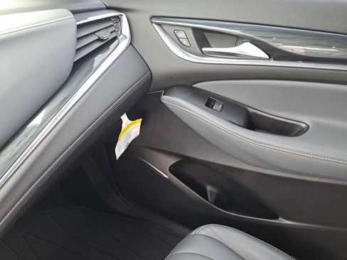 Used 2020 Buick Enclave Essence w/ Sport Touring Edition image 31