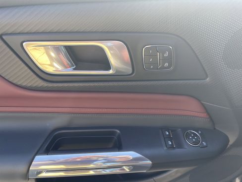 Used 2025 Ford Mustang GT Premium image 10