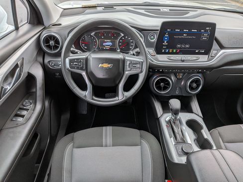 Used 2025 Chevrolet Blazer LT FWD image 30