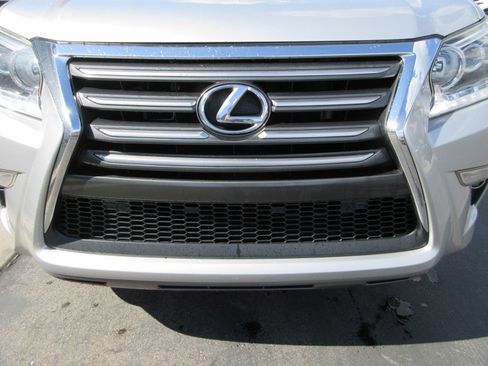 Used 2014 Lexus GX 460 w/ Premium Package AWD/4WD image 15