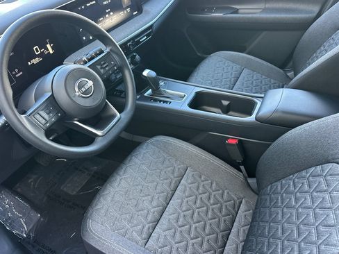 Used 2026 Nissan Kicks SV w/ SV Premium Package FWD image 10