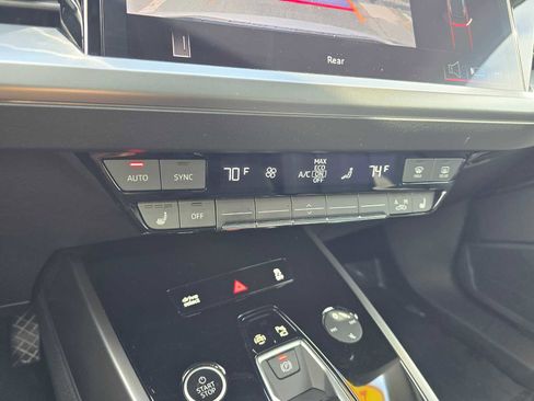 Used 2025 Audi Q4 e-tron Premium Plus w/ Premium Plus image 31