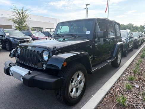 Used 2015 Jeep Wrangler Unlimited Sahara w/ Connectivity Group AWD/4WD image 2