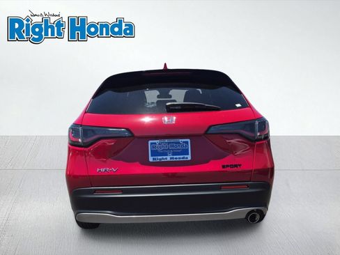 Used 2025 Honda HR-V Sport image 5