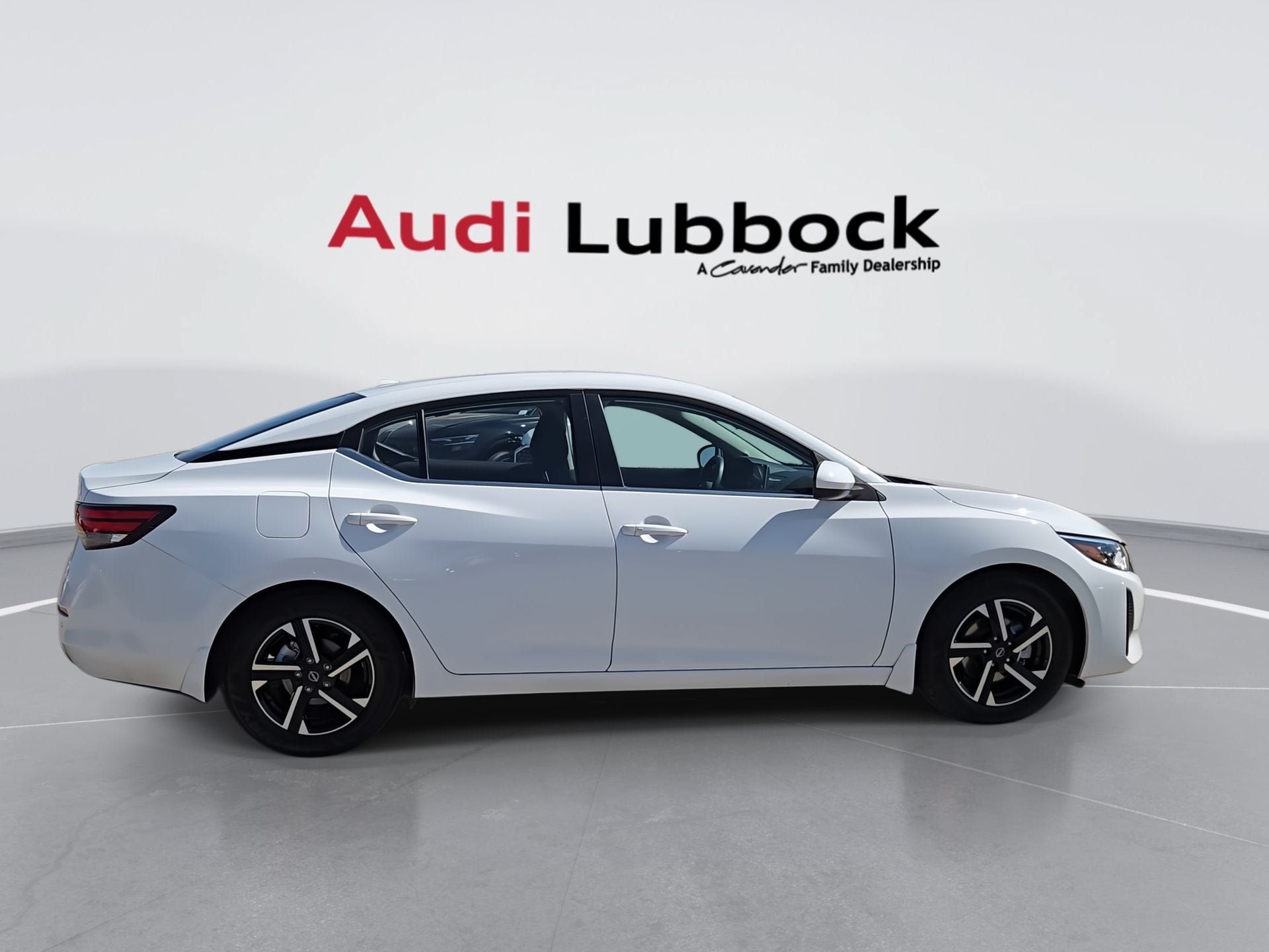 Used 2025 Nissan Sentra SV FWD image 9