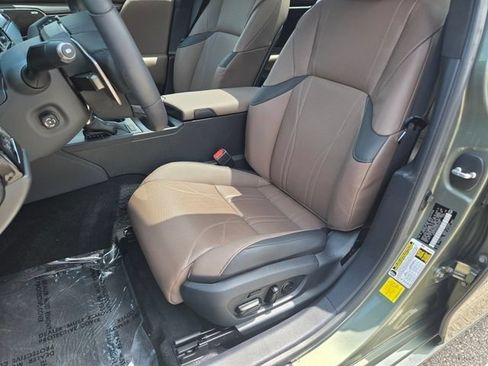 Used 2025 Lexus ES 350 w/ Accessory Package (Z1) FWD image 8