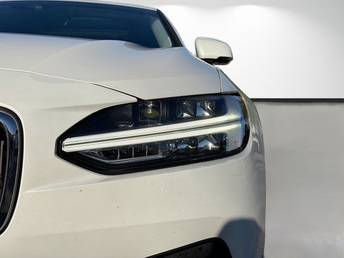 Used 2018 Volvo S90 T5 Momentum image 9