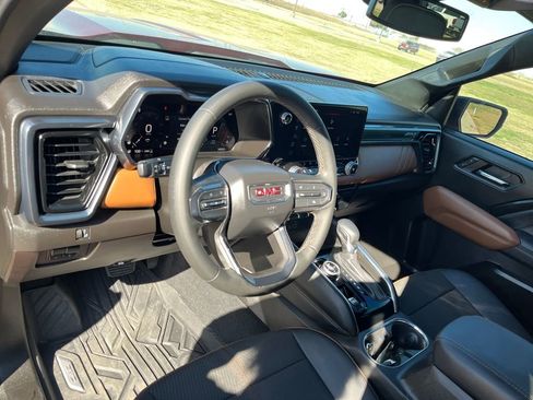 Used 2024 GMC Canyon AT4 w/ Technology Package image 17