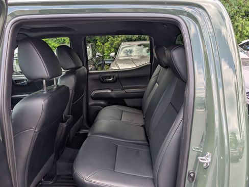 Used 2021 Toyota Tacoma Limited AWD/4WD image 14