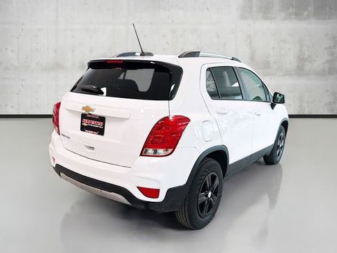 Certified 2022 Chevrolet Trax LT w/ LT Convenience Package image 5