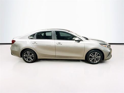 Used 2023 Kia Forte LXS w/ LXS Technology Package image 8