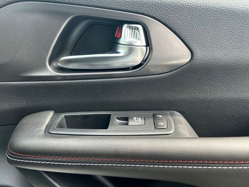 New 2027 Chrysler Pacifica Select AWD/4WD image 17
