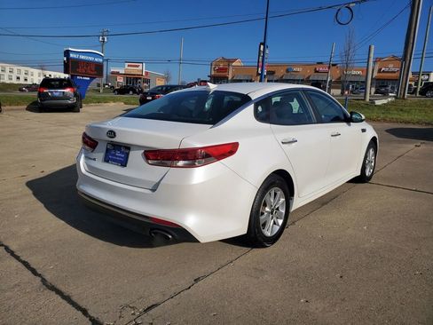 Used 2016 Kia Optima LX image 4