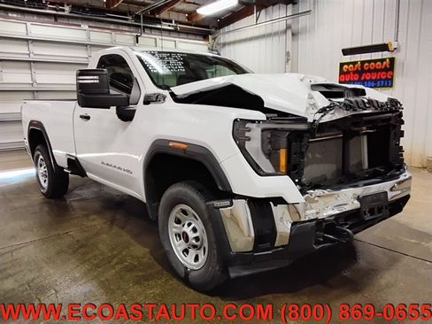 Used 2025 GMC Sierra 2500 Pro w/ 1SA Pro Safety Plus Package AWD/4WD image 1