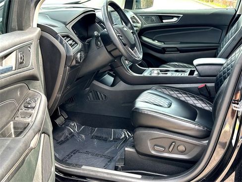 Used 2024 Ford Edge Titanium image 10