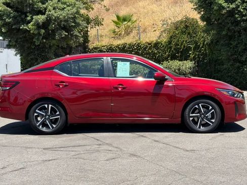 Used 2024 Nissan Sentra SV FWD image 3