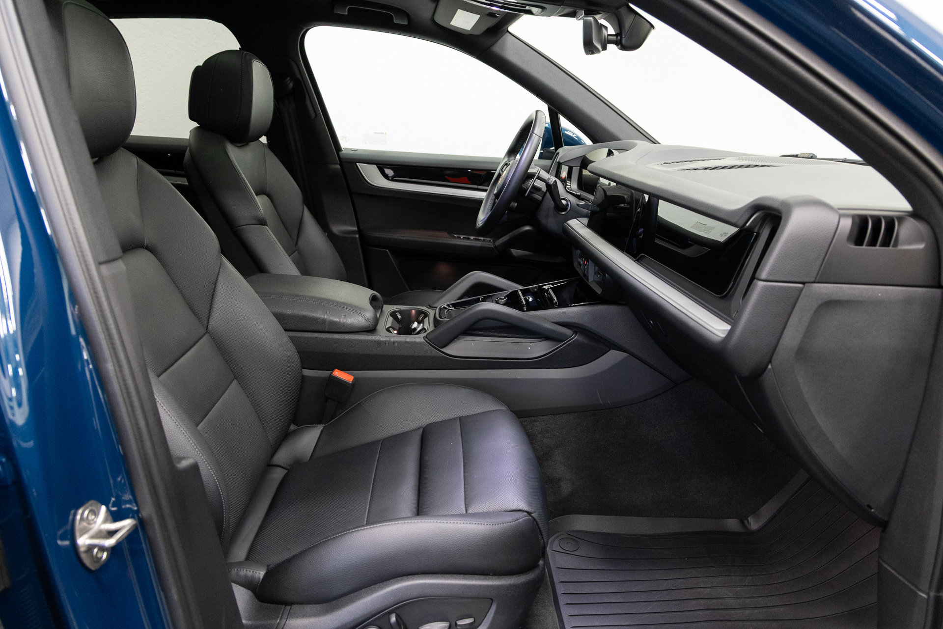 Used 2024 Porsche Cayenne S AWD/4WD image 14