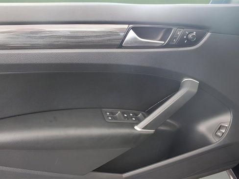 Used 2021 Volkswagen Passat 2.0T R-Line image 21