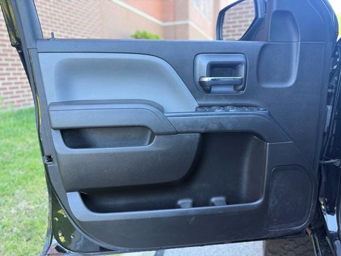 Used 2017 Chevrolet Silverado 1500 Custom w/ Custom Convenience Package AWD/4WD image 35