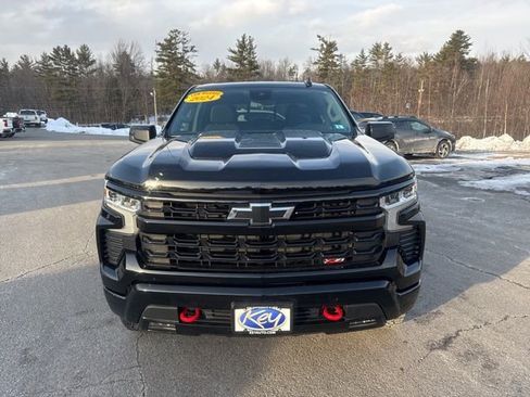 Used 2024 Chevrolet Silverado 1500 LT Trail Boss w/ Convenience Package II image 2