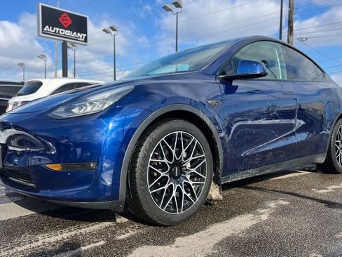 Used 2021 Tesla Model Y Long Range image 13