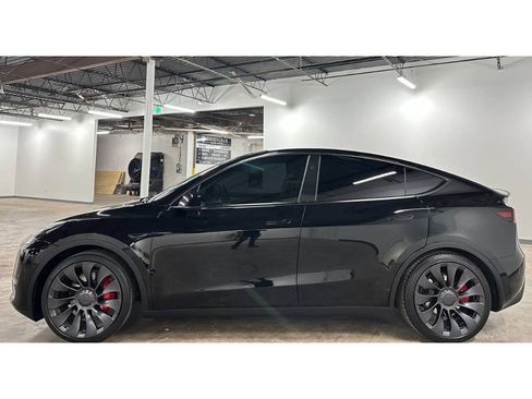 Used 2024 Tesla Model Y Performance image 8