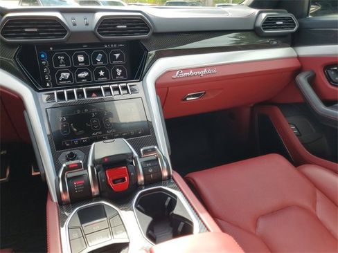 Used 2022 Lamborghini Urus image 14