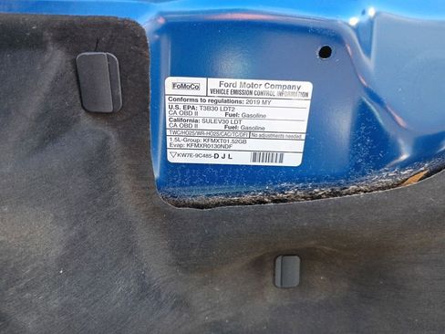 Used 2019 Ford Escape SEL image 17