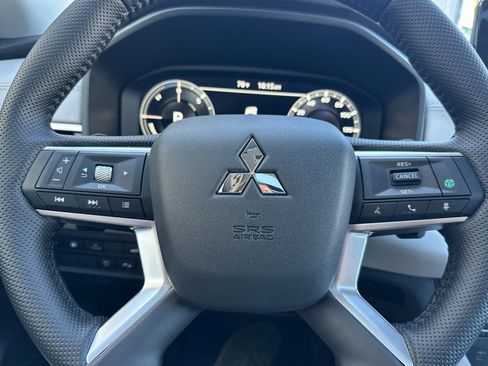 New 2025 Mitsubishi Outlander SEL image 22