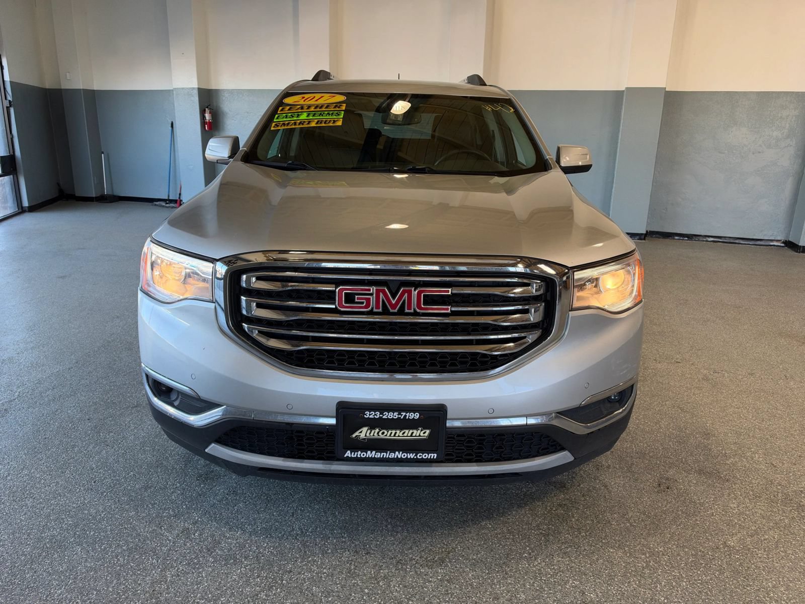 Used 2017 GMC Acadia SLT AWD/4WD image 2
