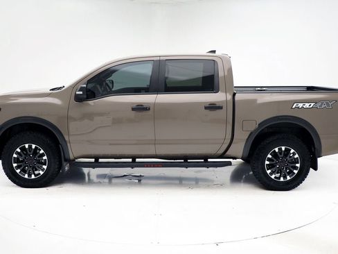Used 2023 Nissan Titan PRO-4X w/ Pro-4x Convenience Package image 6