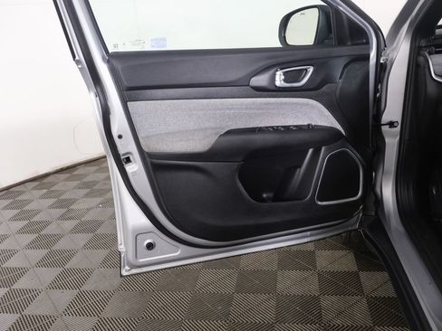 Used 2025 Jeep Compass Sport AWD/4WD image 20