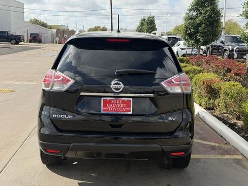 Used 2015 Nissan Rogue SV image 5