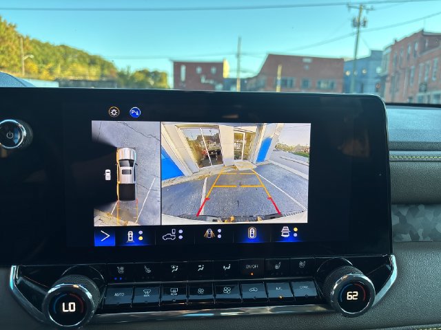 Used 2024 Chevrolet Colorado ZR2 w/ ZR2 Convenience Package III AWD/4WD image 19