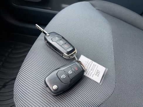 Used 2024 Ford Maverick XL image 5