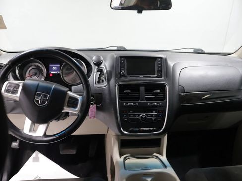 Used 2012 Dodge Grand Caravan Crew w/ Crew Value Pkg FWD image 17